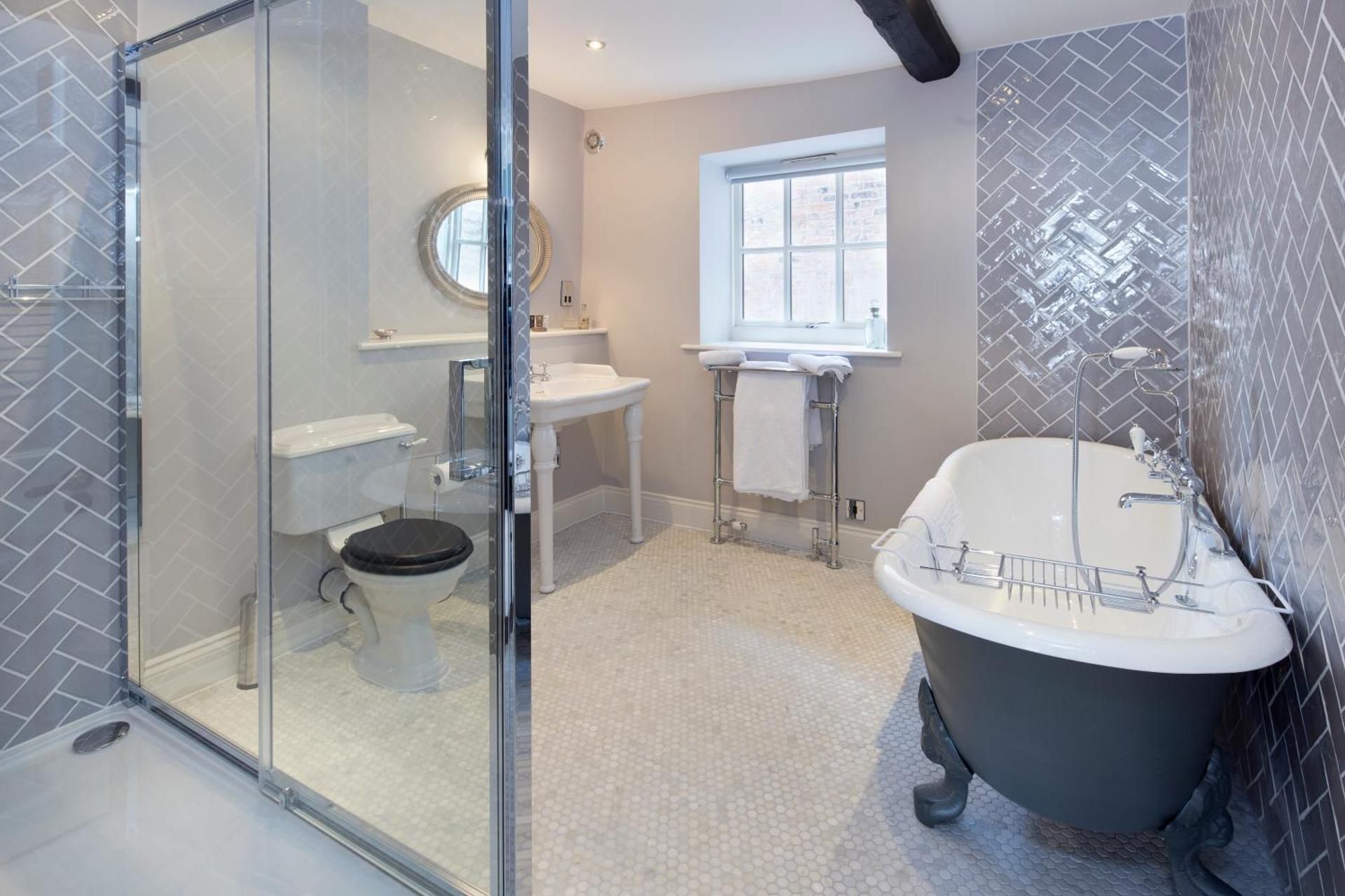 The George Townhouse Deluxe Double Room 3