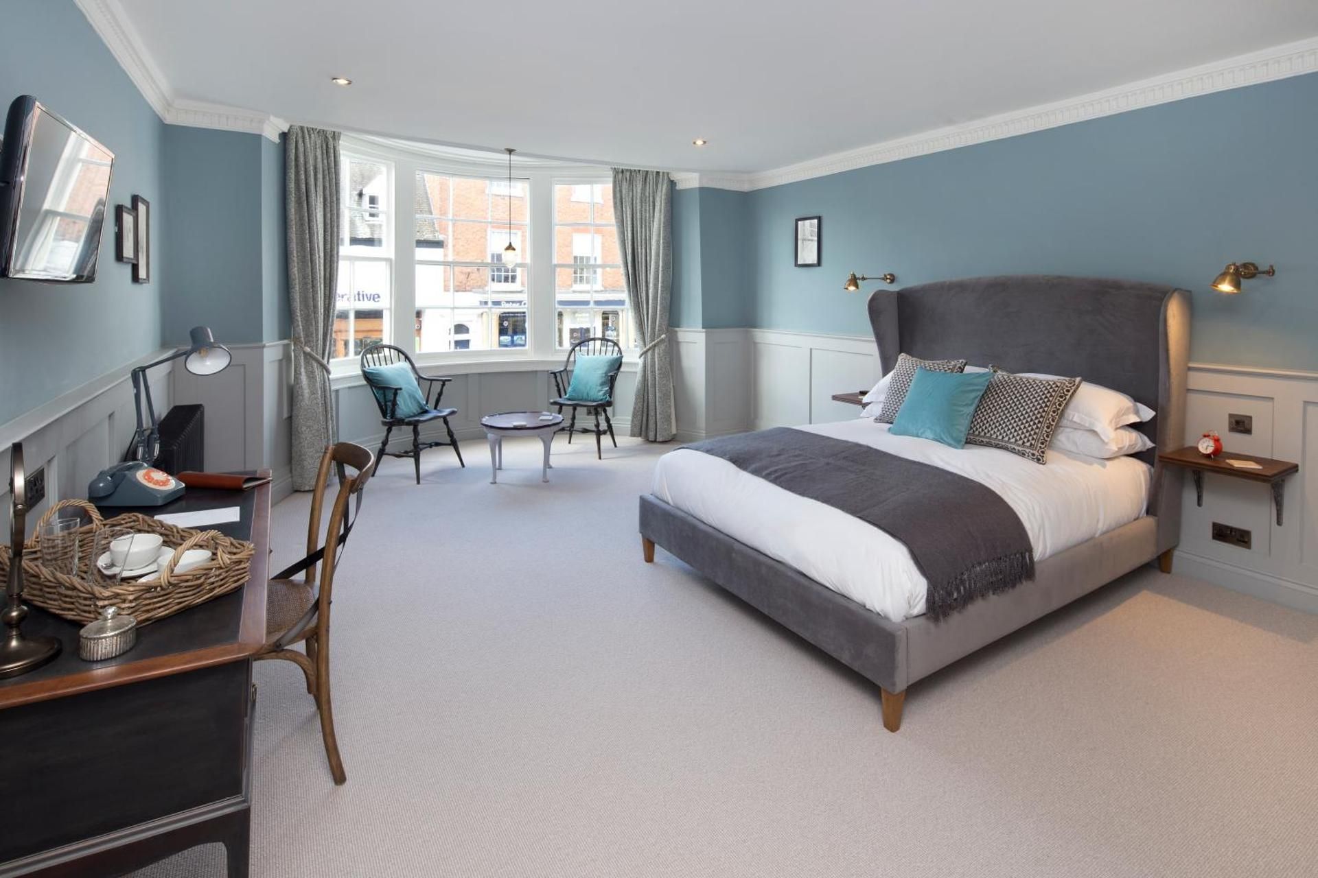 The George Townhouse Deluxe Double Room