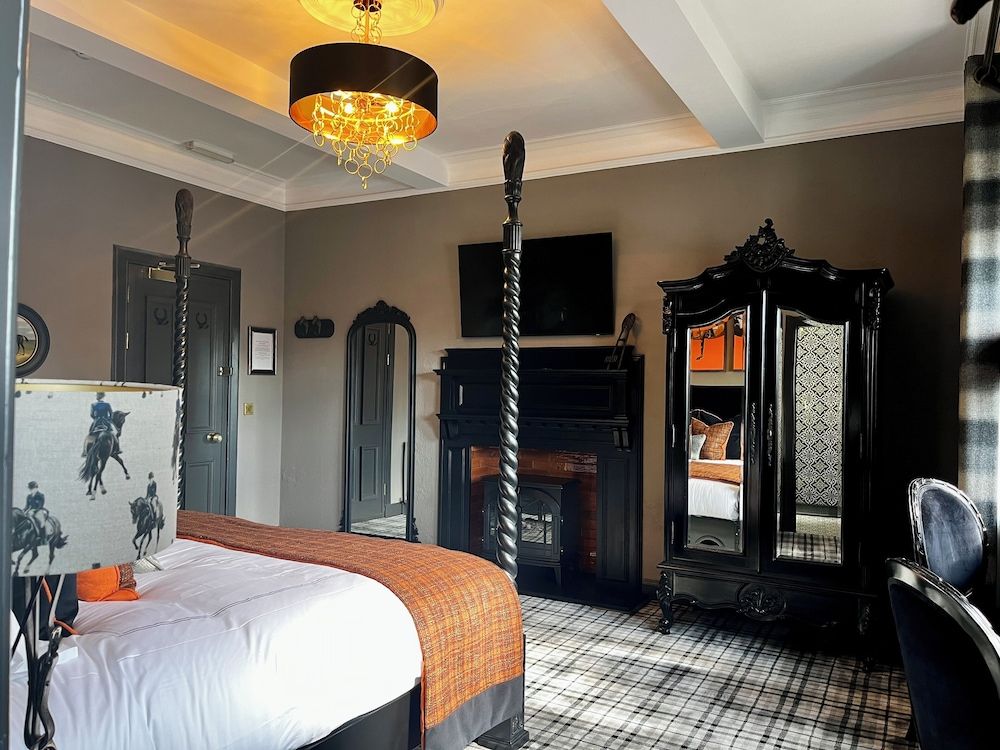 Abbotsford Hotel Equestrian Room