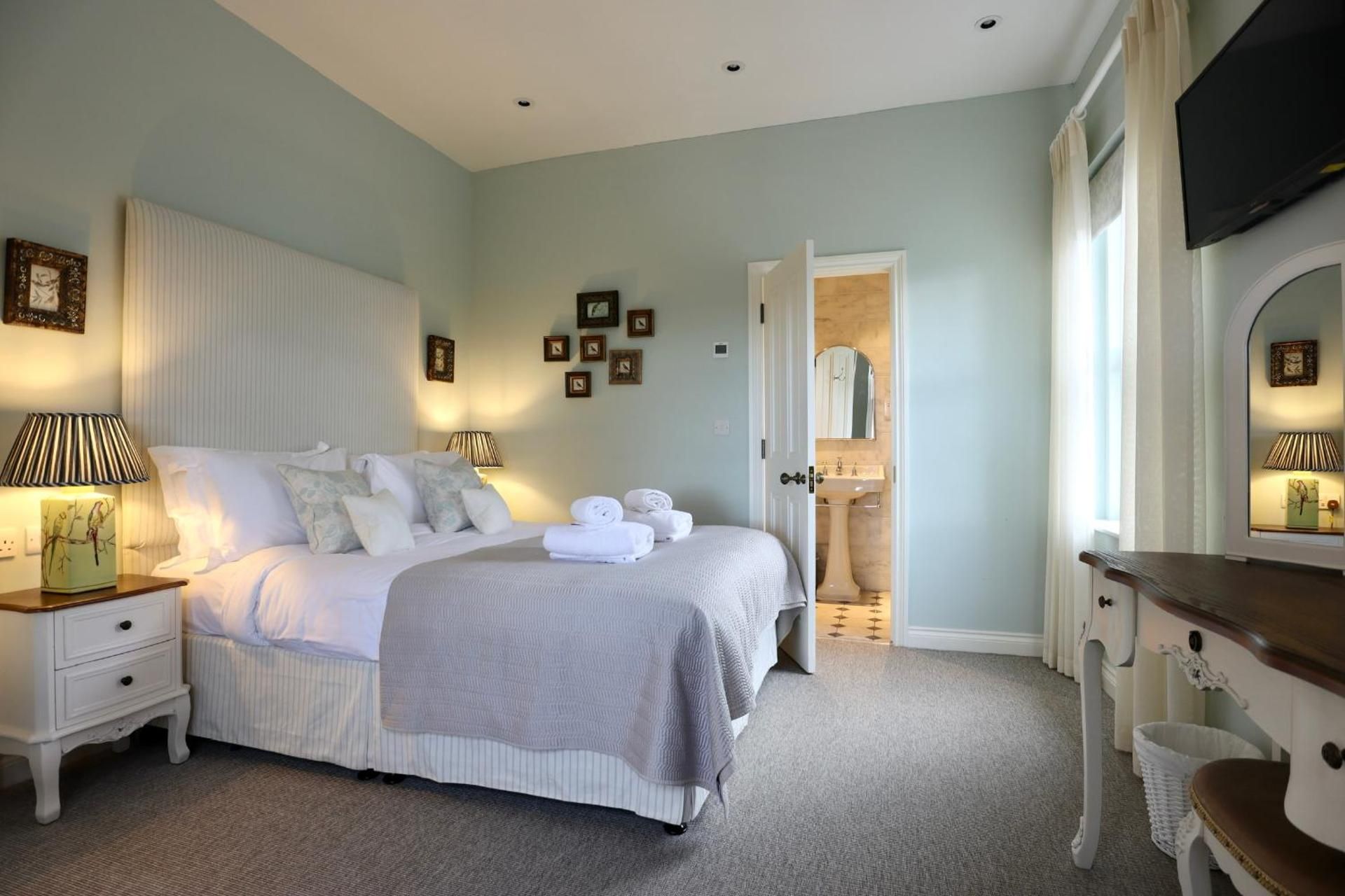 Executive City Room