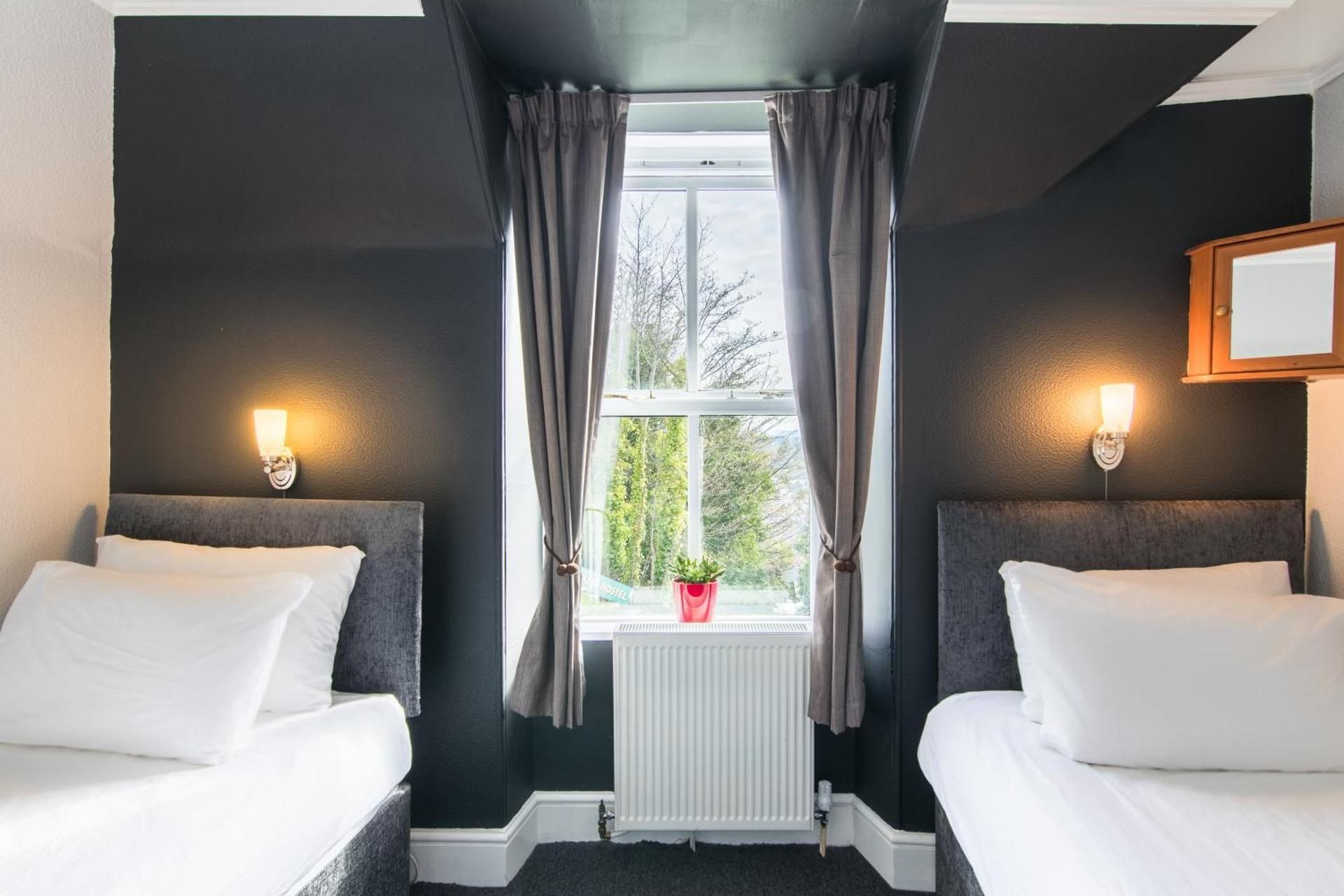 Standard Twin Room with Shared Bathroom