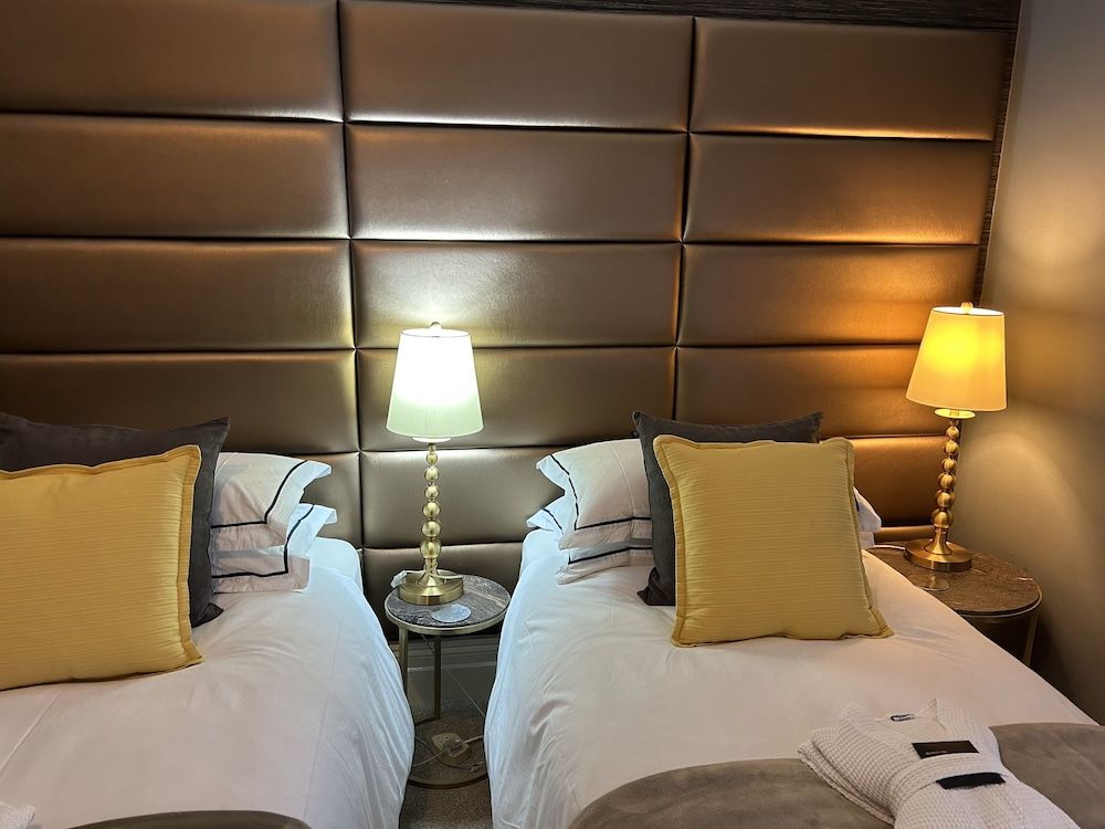 Worth House Superior Double or Twin Room, Bathtub 4