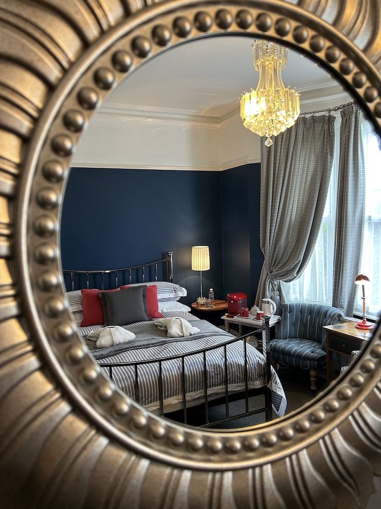 Worth House Room, 1 King Bed 20