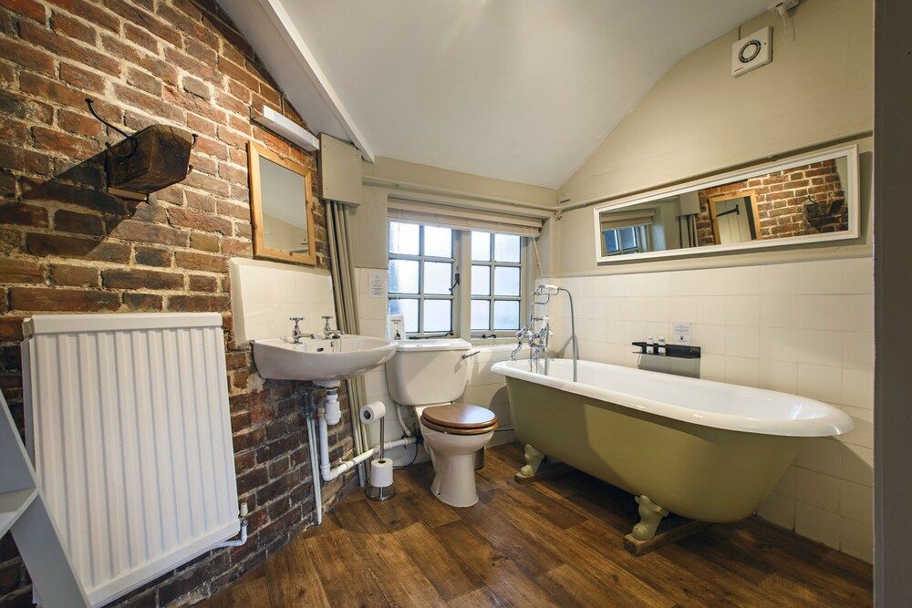 Cley Windmill Family Double or Twin Room, Ensuite (Barley Bin) 6