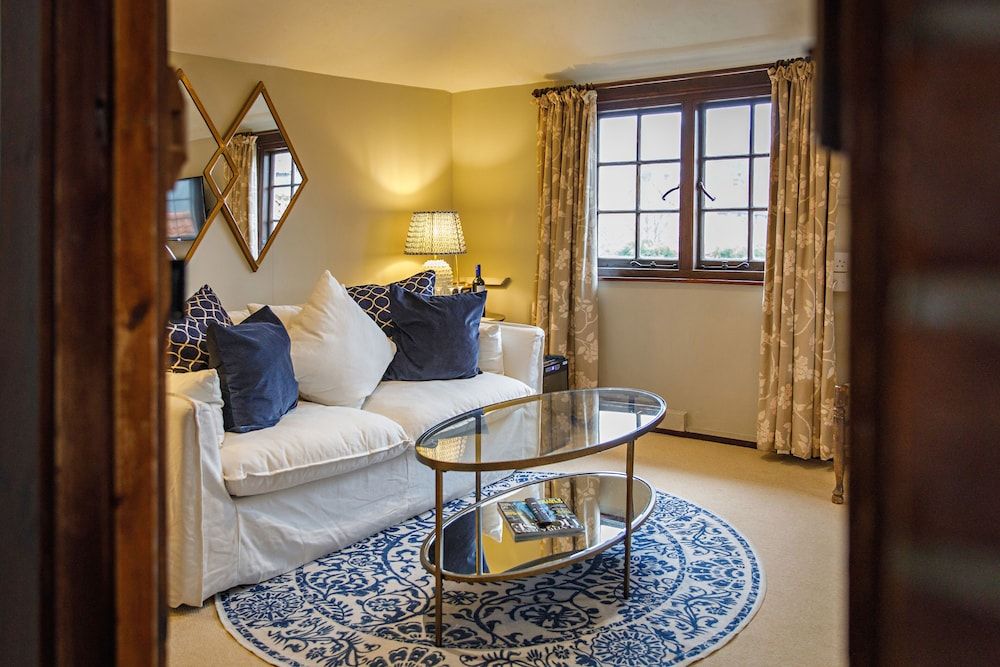 Cley Windmill Family Double or Twin Room, Ensuite (Barley Bin) 8