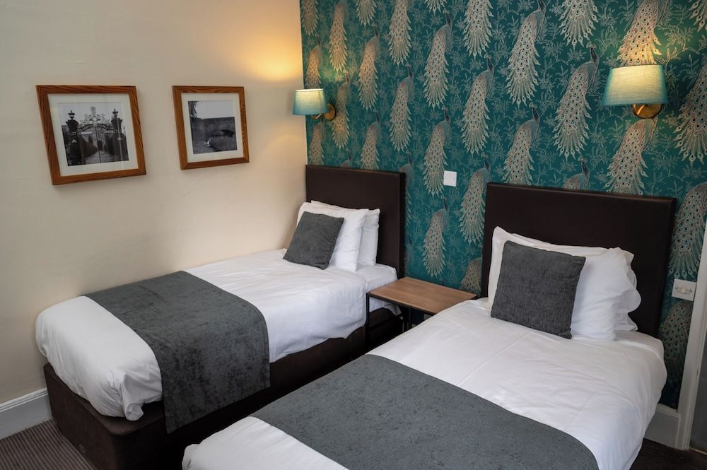 Bell Hotel by Greene King Inns Twin Room 2