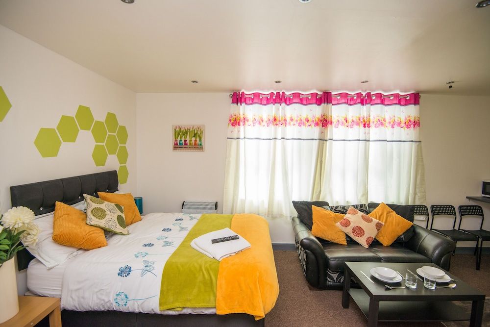 Snooze Apartments Flat 53 Deluxe Studio, Multiple Beds