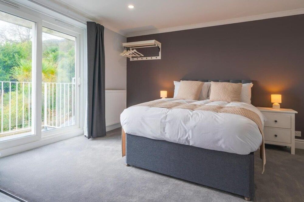 Fieldhead Hotel Deluxe Double Room, Balcony, Sea View 9