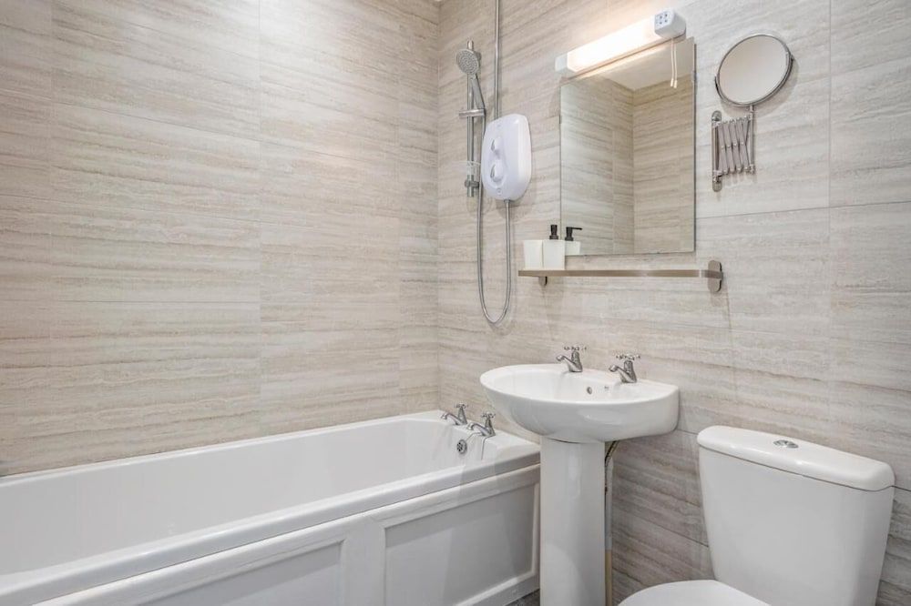 Fieldhead Hotel Deluxe Double Room, Balcony, Sea View 16