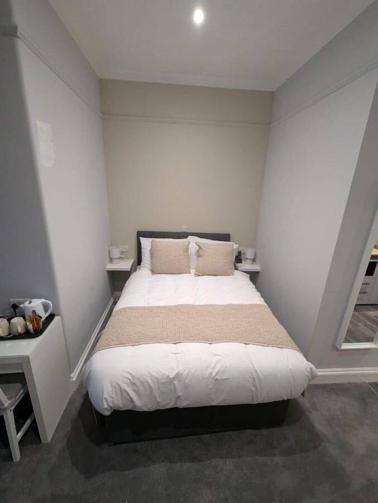 Fieldhead Hotel Deluxe Double Room, Balcony, Sea View 12