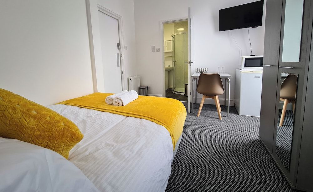 Double Room (Room 6)