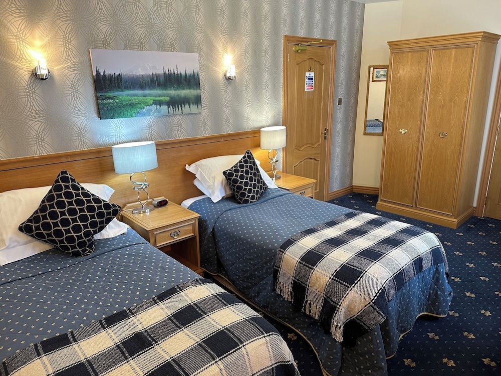 The Glen Hotel Deluxe Double or Twin Room, Ensuite 5