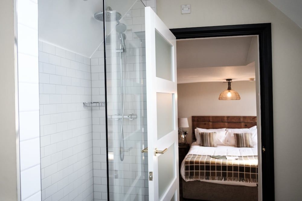 The White Hart Indulgence Room 7