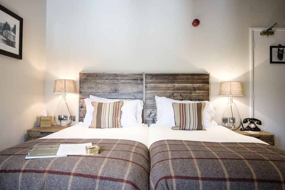 The White Hart Comfy King or Twin Room 3