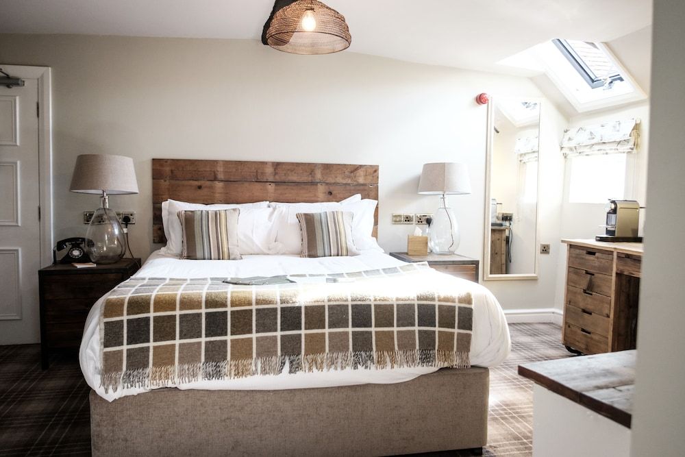 The White Hart Indulgence Room