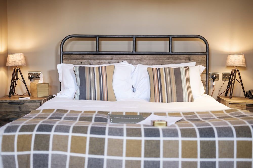 The White Hart Comfy King Room 2