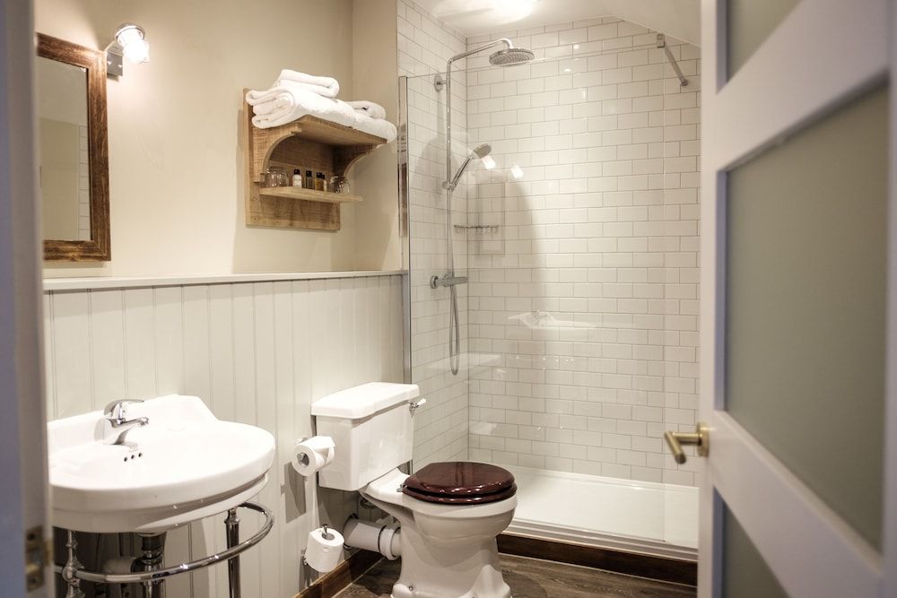 The White Hart Comfy King Room 7