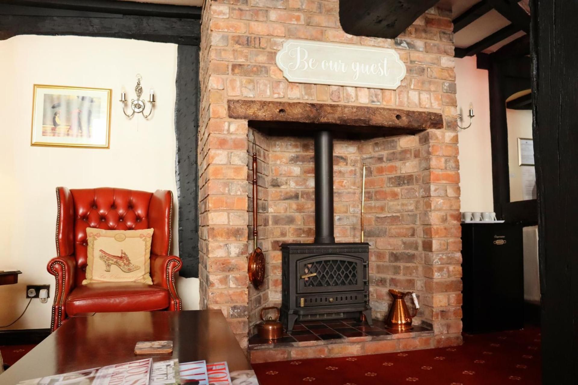 shared lounge/tv area