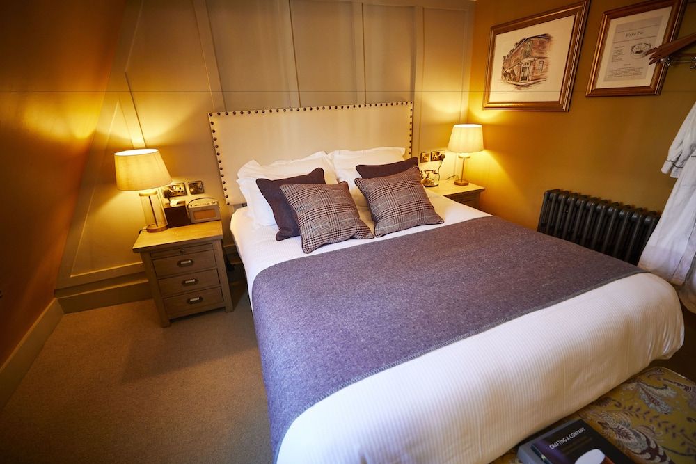 Wykeham Arms Superior Double Room 3