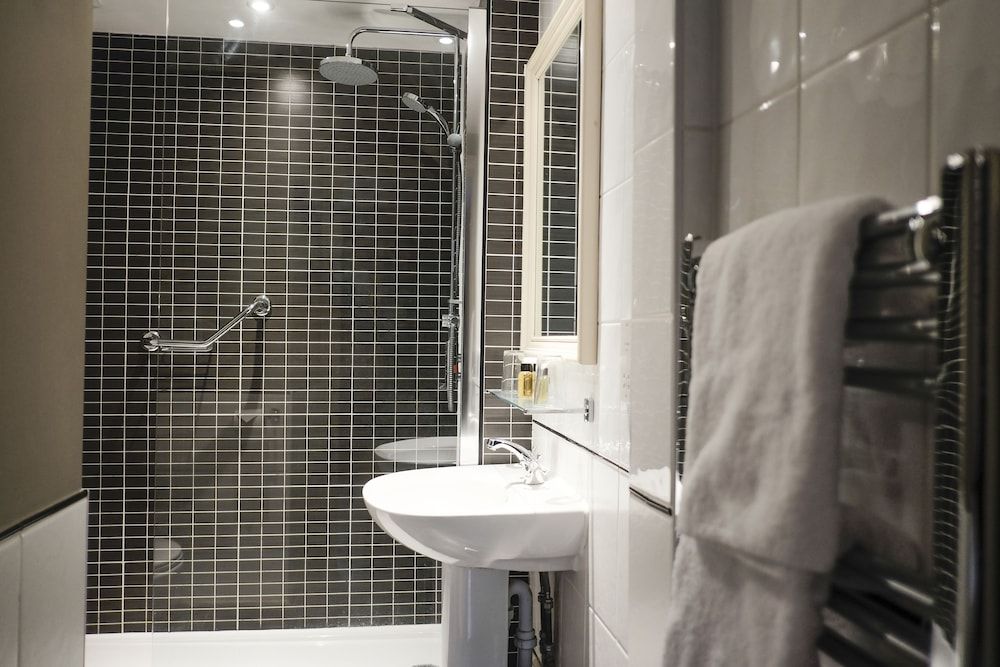 Wykeham Arms Room 12