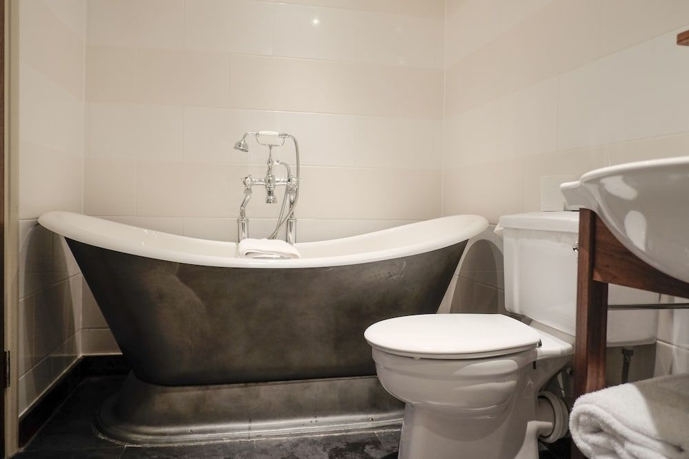 Wykeham Arms Superior Double Room 15