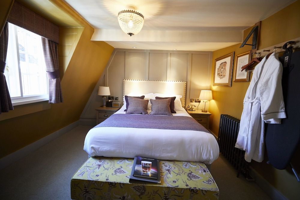 Wykeham Arms Superior Double Room 2