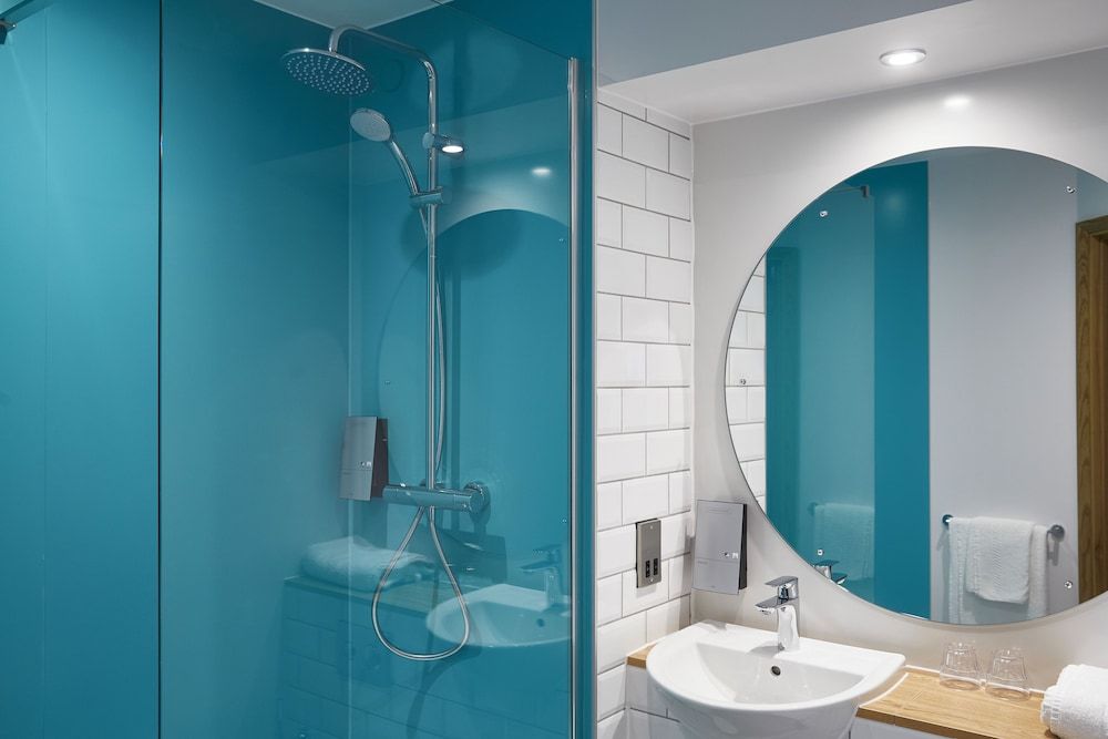 The Churchill Family Quadruple Room 4