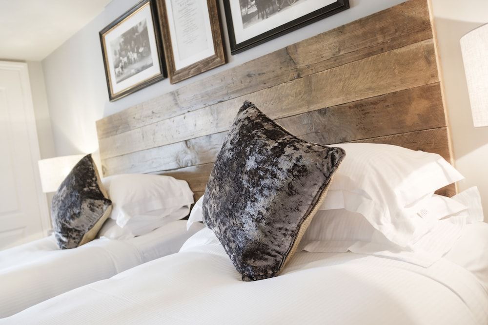 The Hind's Head Comfort Double Room 6