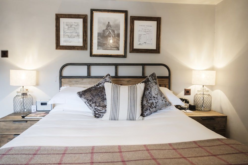 The Hind's Head Comfort Double Room 5