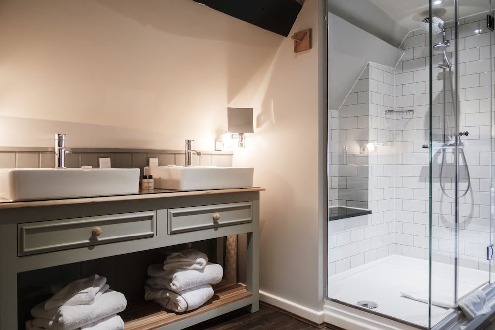 The Hind's Head Superior Double Room 13