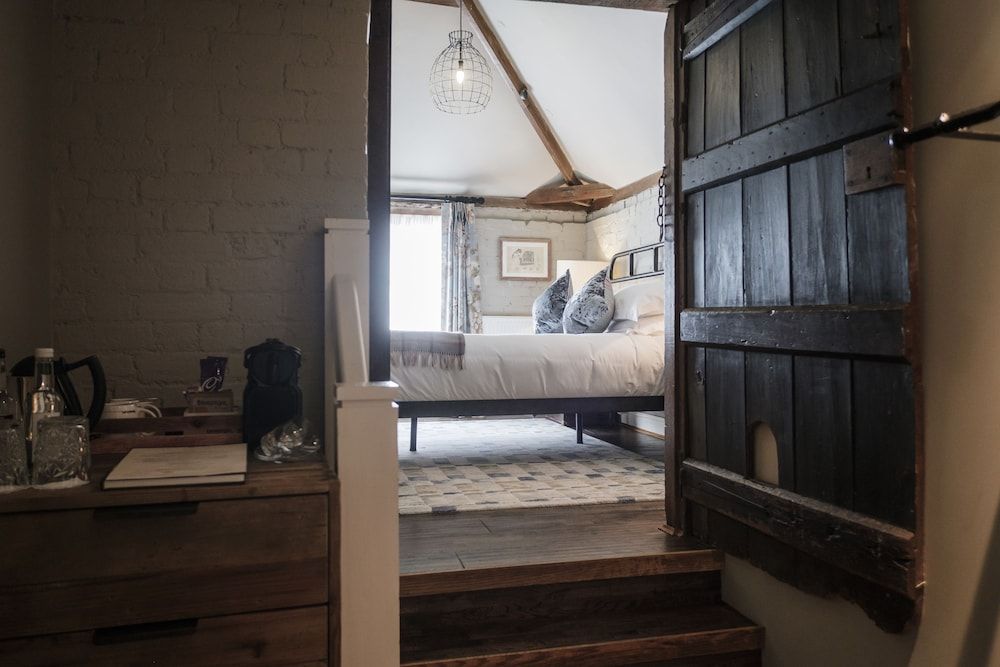 The Hind's Head Superior Double Room 5