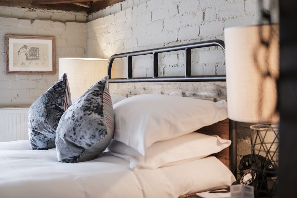 The Hind's Head Superior Double Room 4