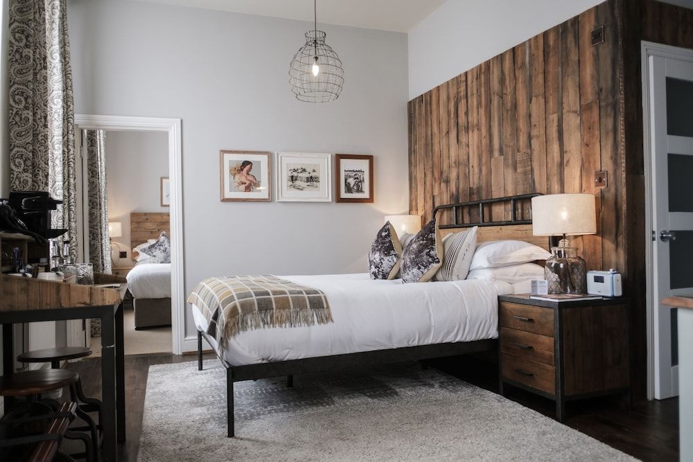 The Hind's Head Superior Double Room 9