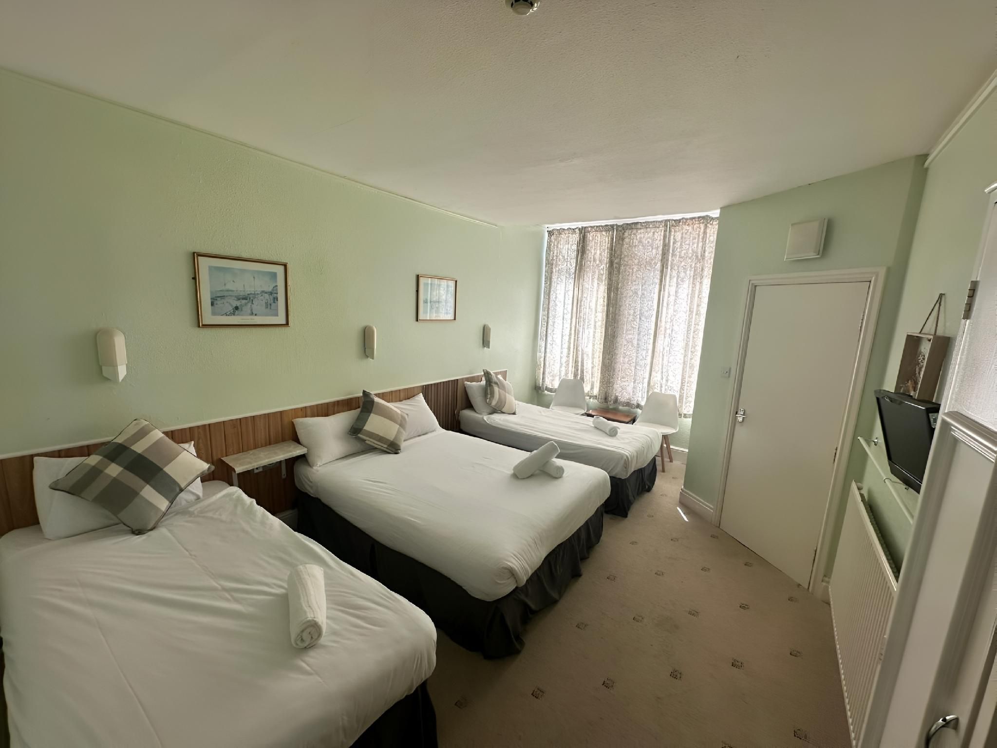 Quad room-Standard-Ensuite