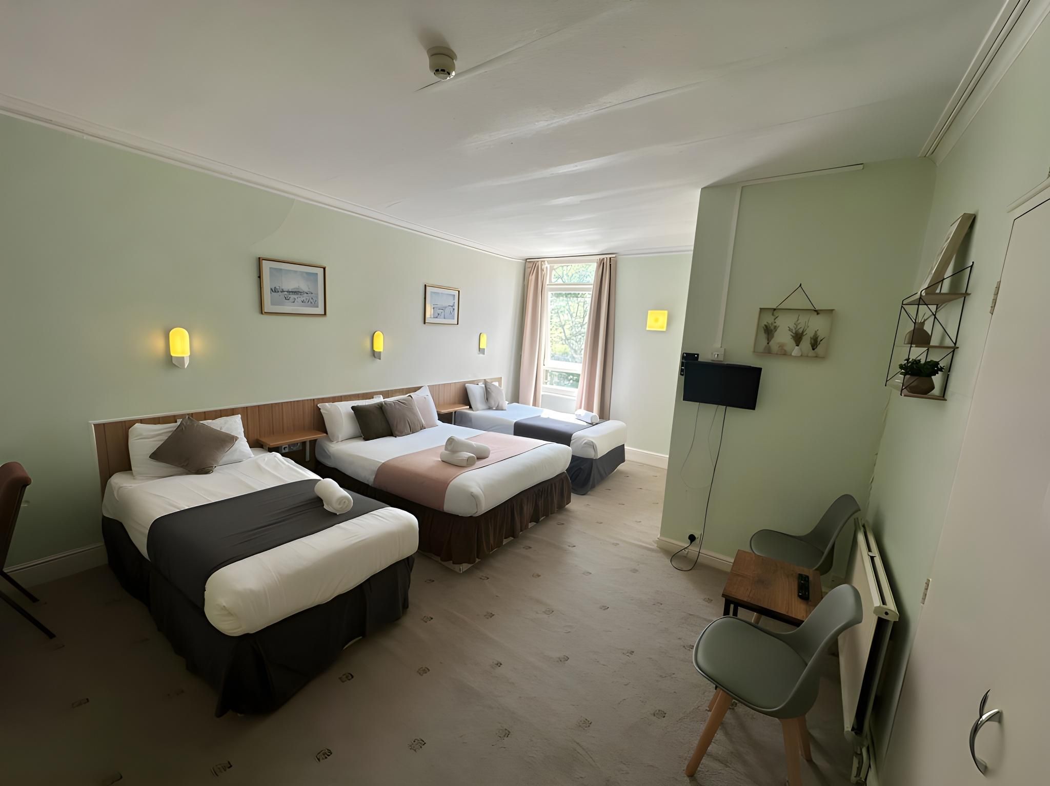 Quad room-Standard-Ensuite