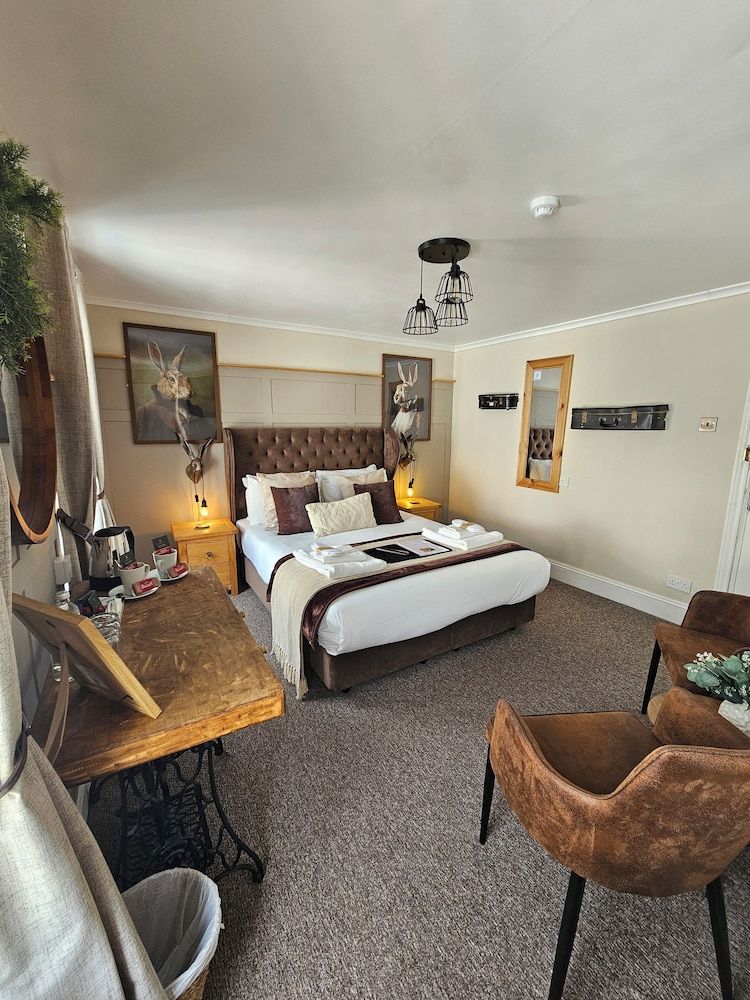 Creates Double Room (Hares Warren) 2