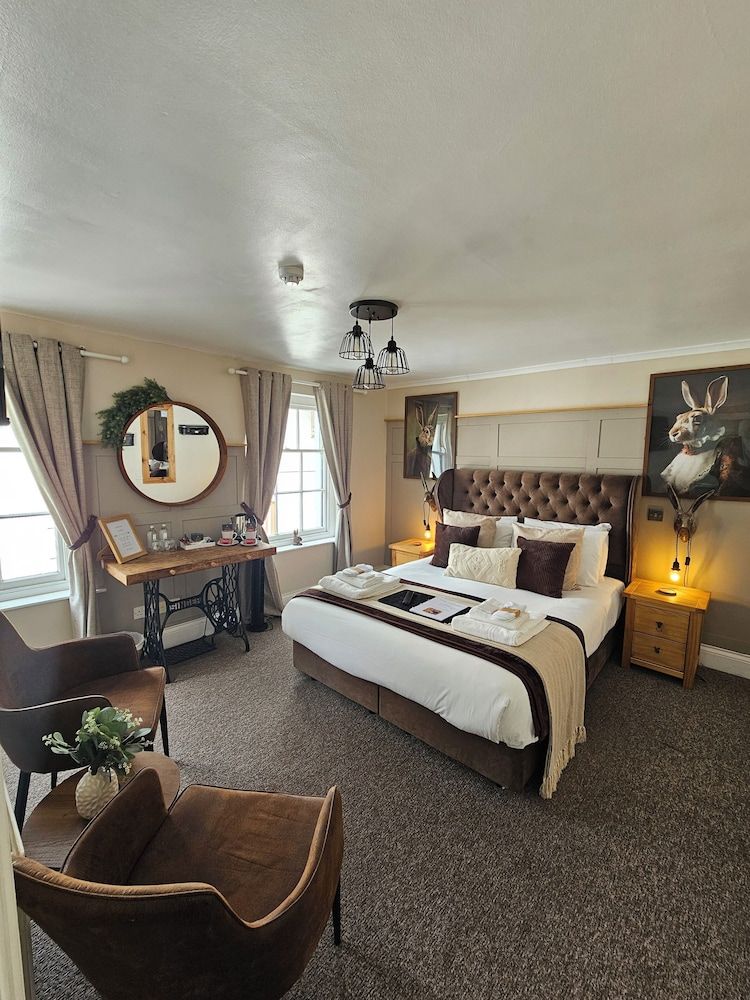 Creates Double Room (Hares Warren) 3