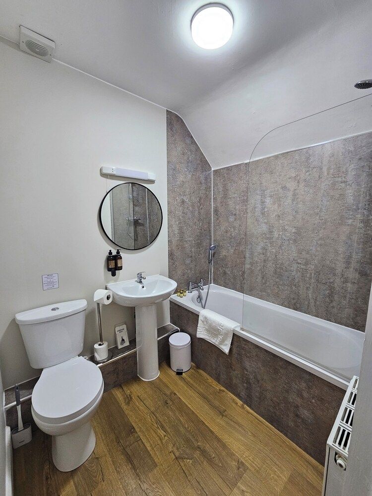 Creates Double Room (Foxes Den) 4