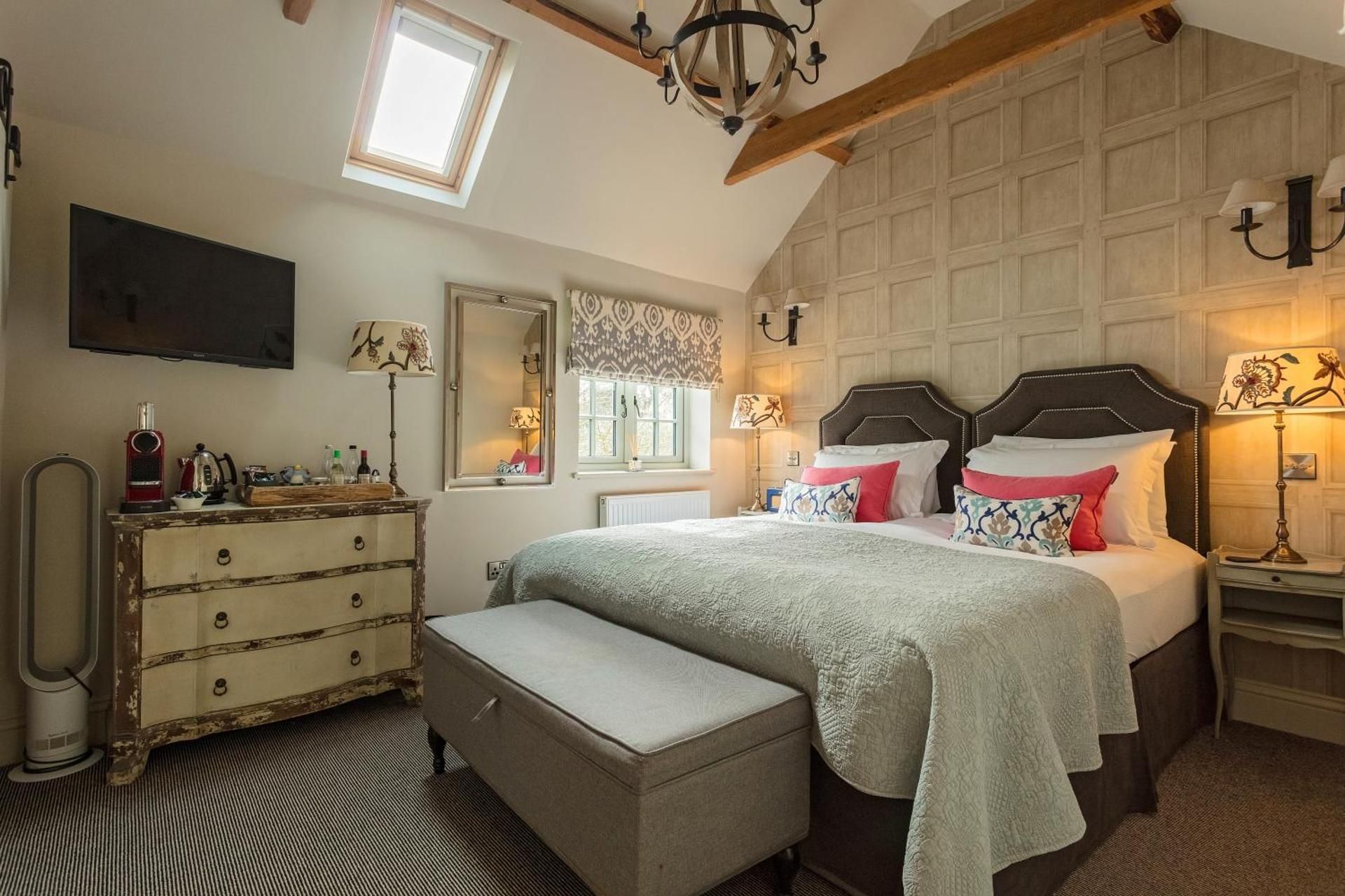 Deluxe Double or Twin Room