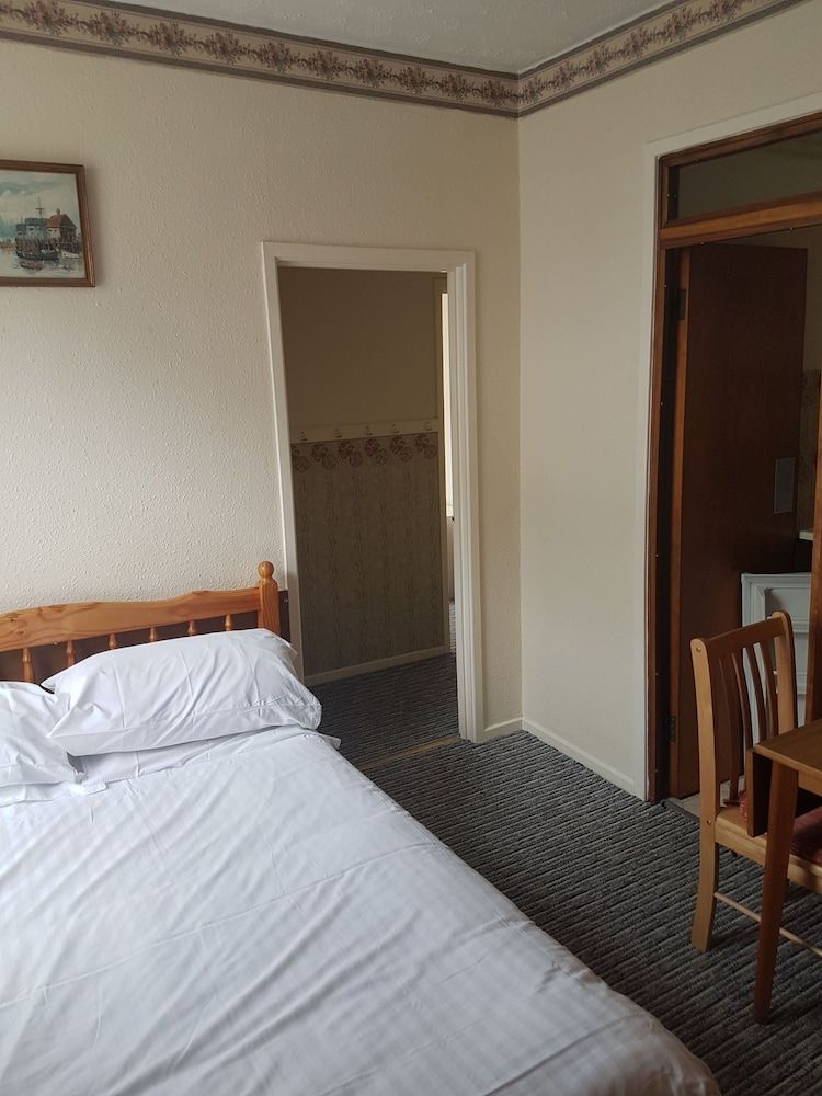 4 Berth, Ground Floor Flat, Apsley 1