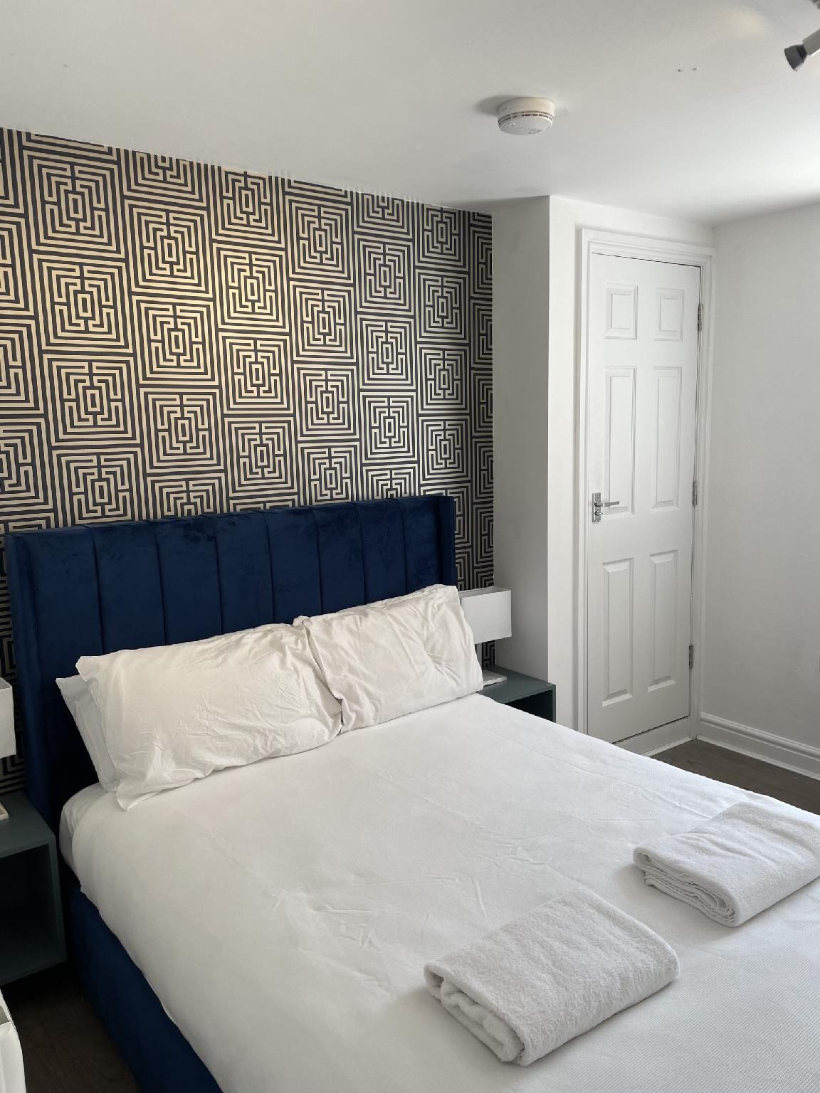 Apartment-Luxury-Private Bathroom-Marina view-2-Bedroom Lux Apartment