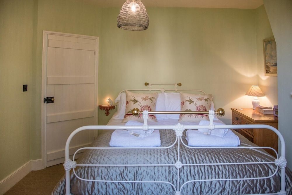 Cottage (3 Bedrooms)