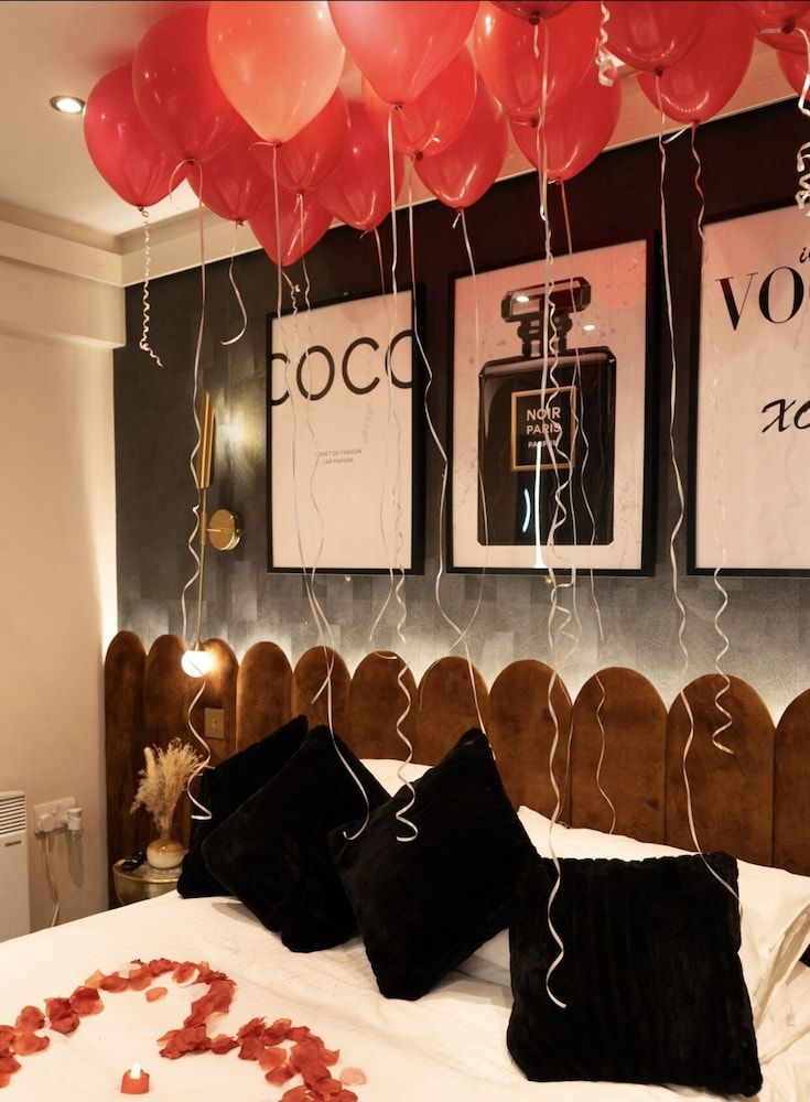 The Opulence Deluxe Apartment, Hot Tub 19