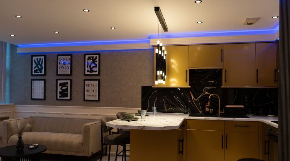 The Opulence Superior Apartment, Accessible, Hot Tub 15