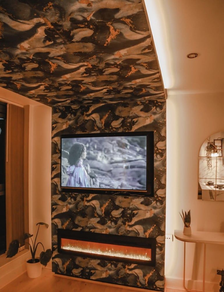 The Opulence Apartment, Hot Tub 20