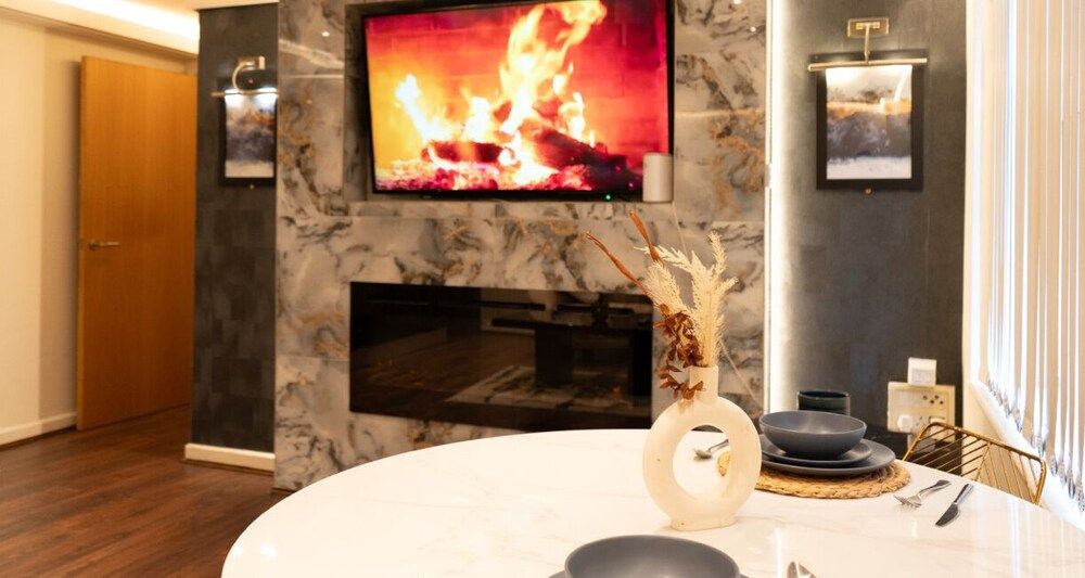 The Opulence Deluxe Apartment, Hot Tub 23