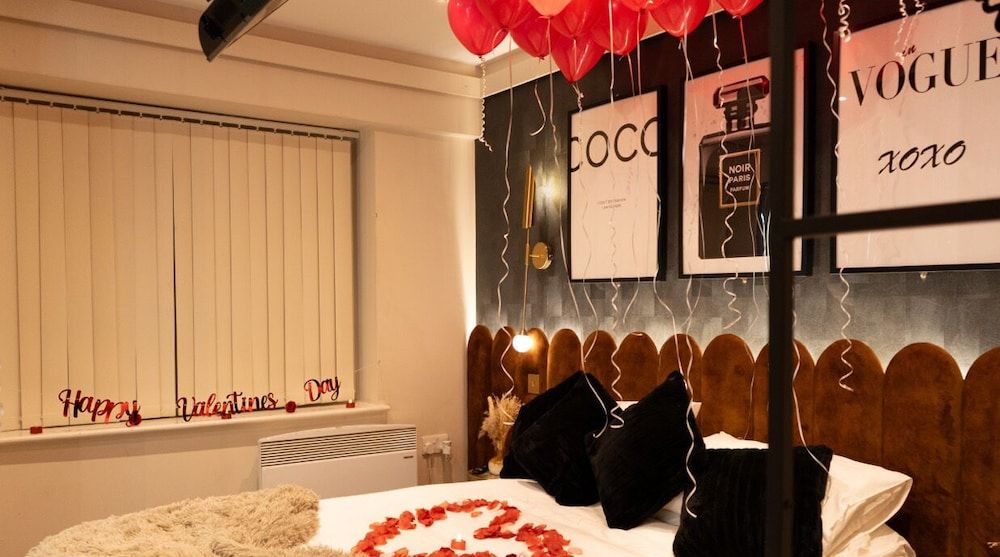 The Opulence Deluxe Apartment, Hot Tub 18