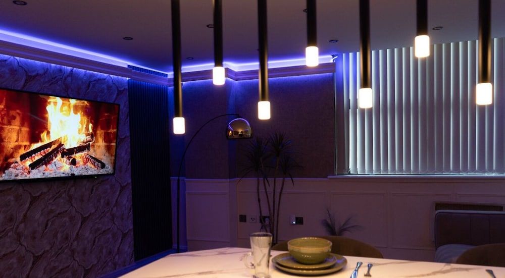 The Opulence Superior Apartment, Accessible, Hot Tub 18