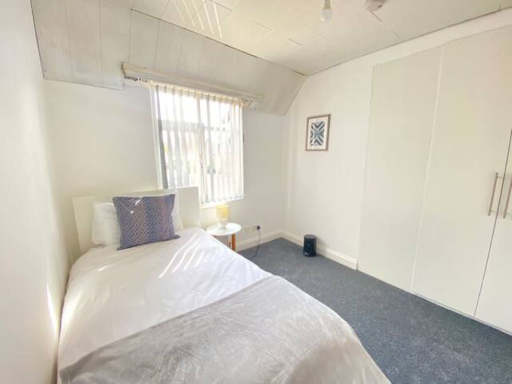 Airport Comfy Stay Deluxe Single Room