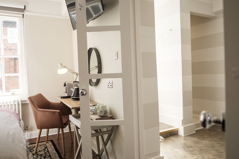 The Swan Hotel Comfort Room 9